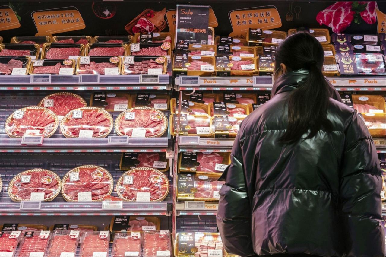 这步棋下得妙！2025年12月31日商务部出手，三国牛肉进口正式加上“闸门”，宣