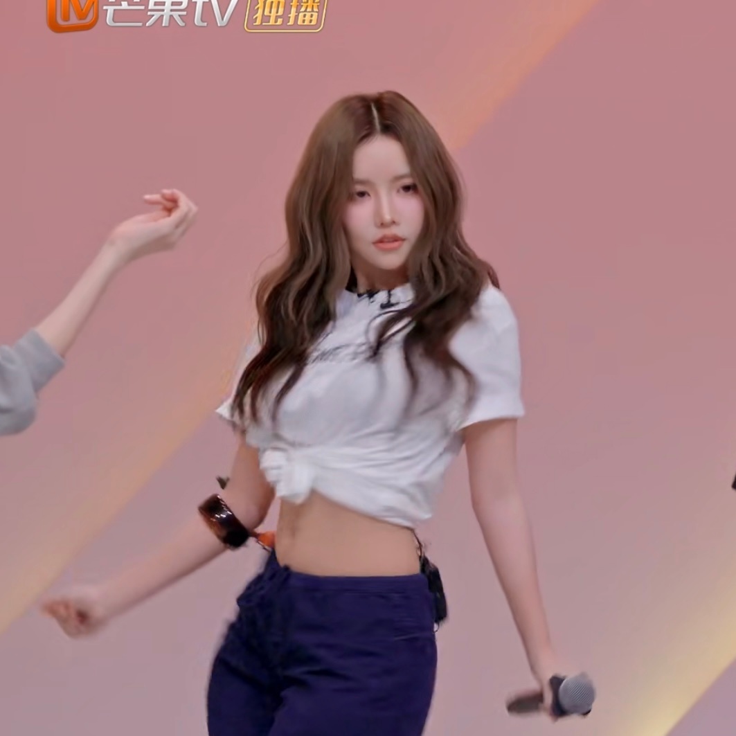 安崎安崎肌肉塑HelloKitty安崎肌肉版kitty猫 谁被安崎的梗可爱到！肌