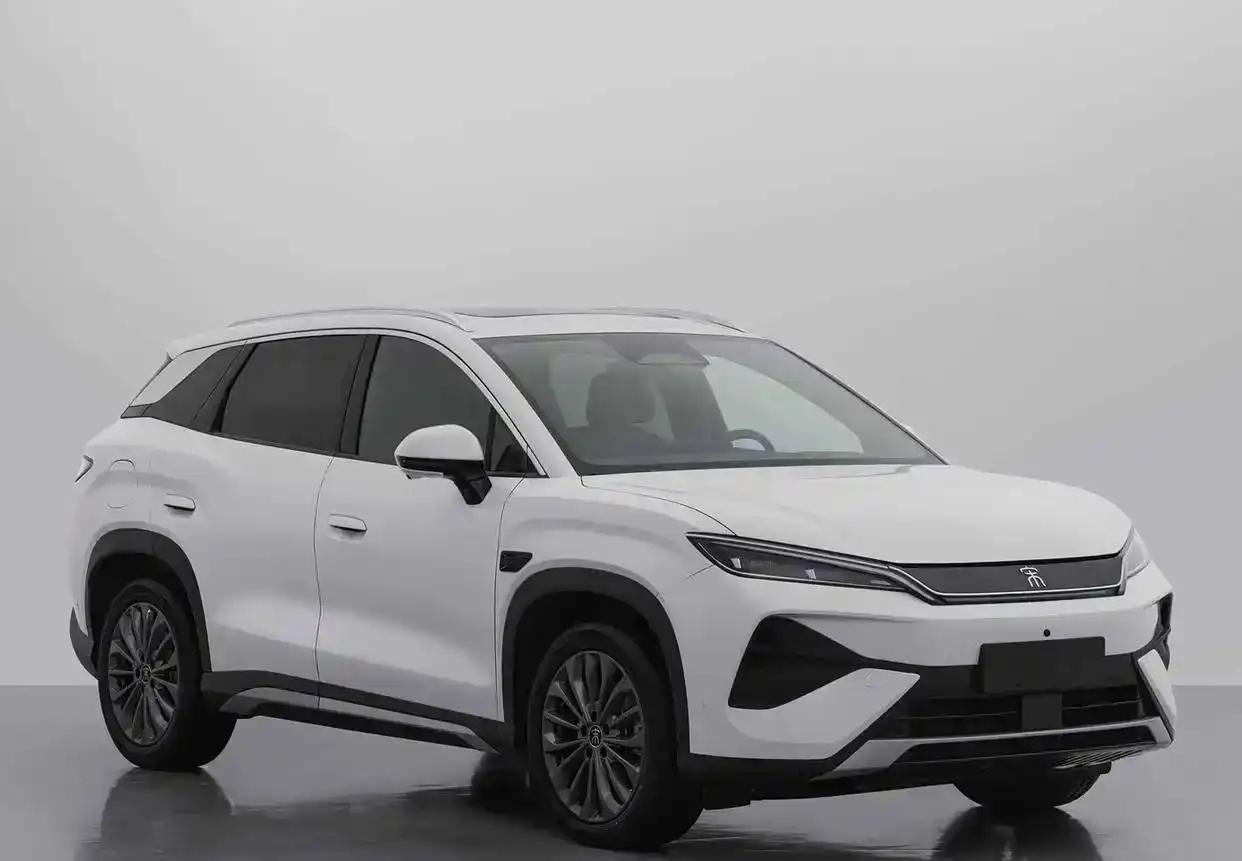 还在为18万级纯电SUV“空间小、场景单一”发愁？2月25日，比亚迪官方发布全新