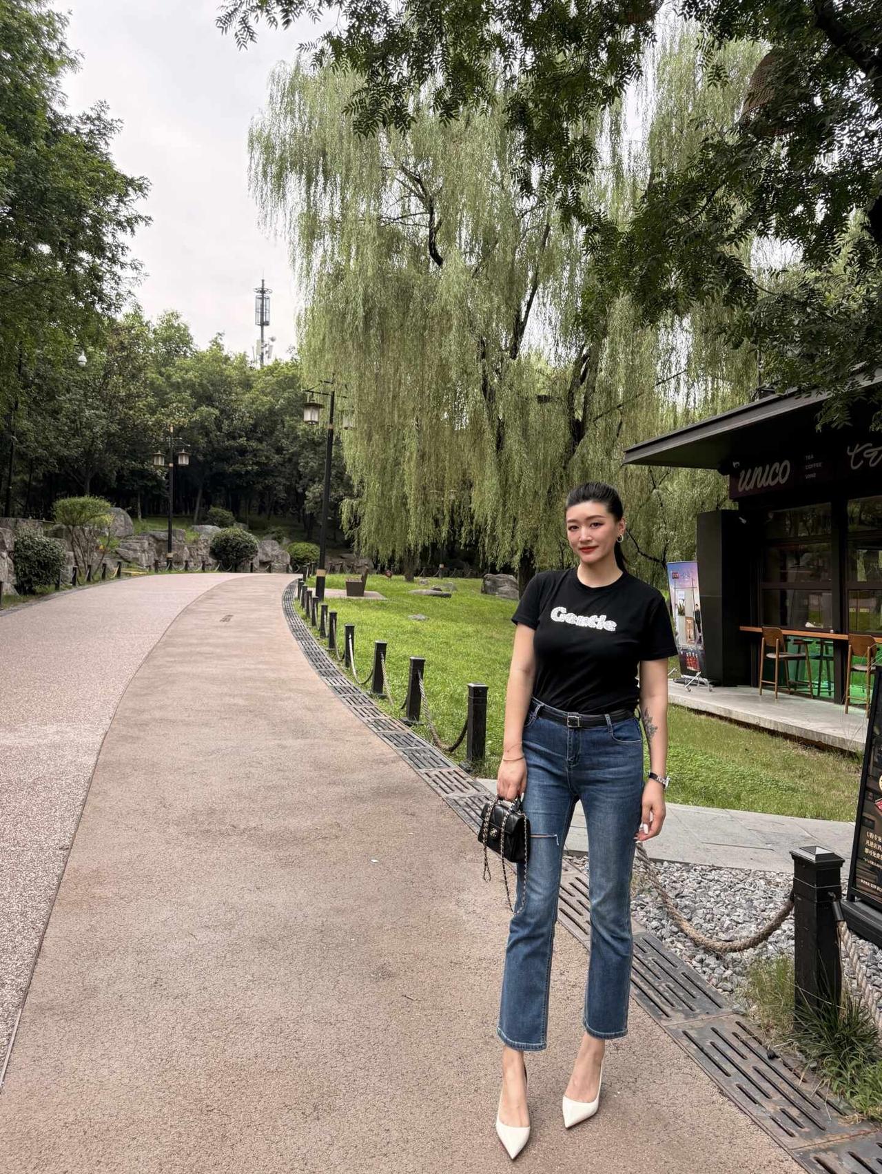 恶毒后妈 坏女人得到一切
“魔镜魔镜 问一下黄景瑜 谁是世界上最美的女人”🪞恶