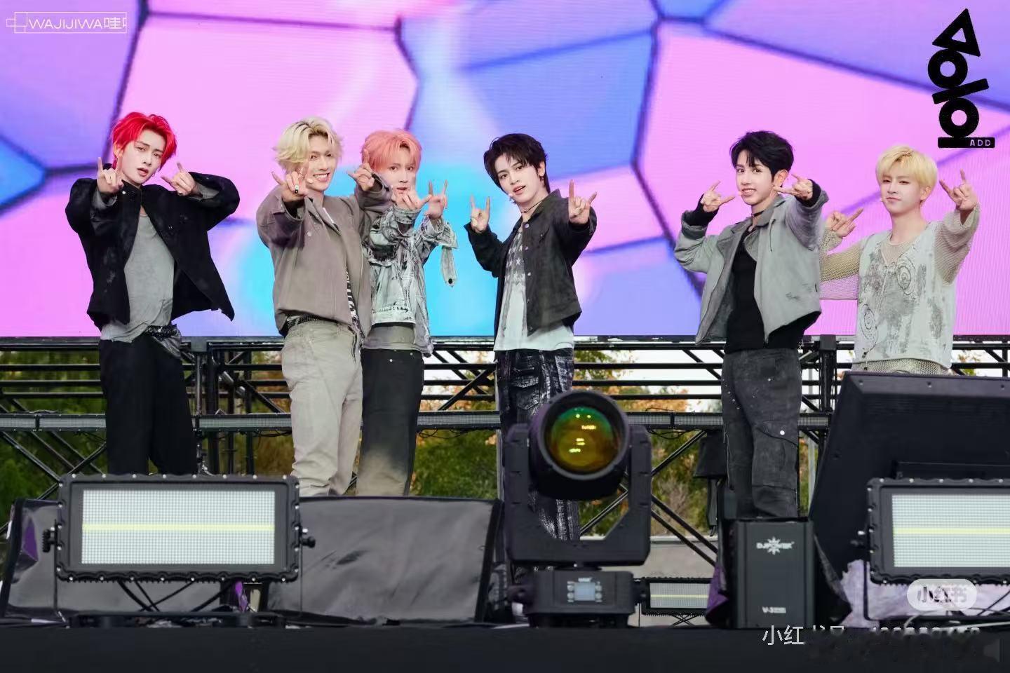 内娱首个用手机拍MV的男团哇唧唧哇这个男团不错耶，ADD男团名字也很有记忆点，成