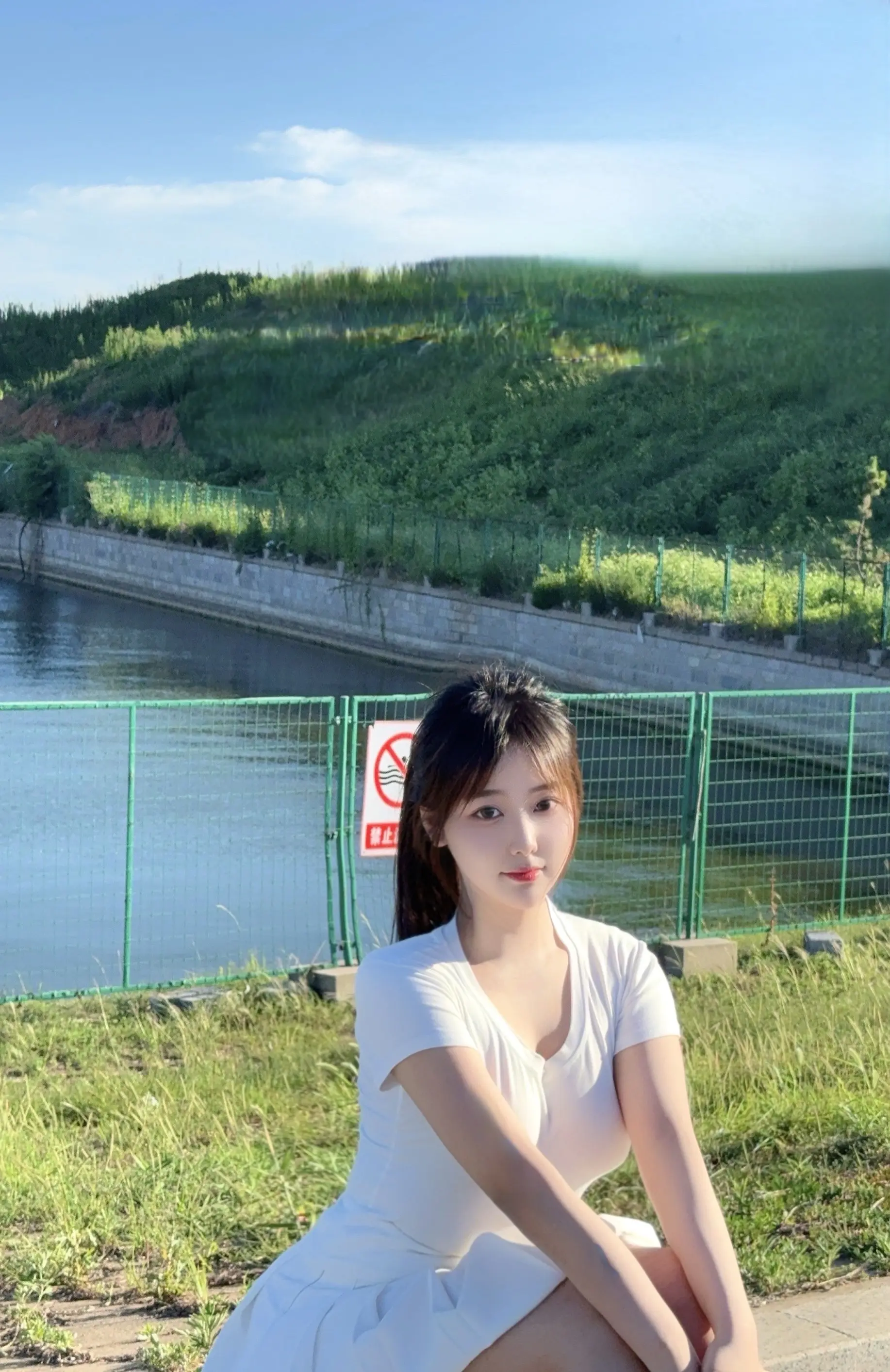 比起你的正脸 我更熟悉你的侧脸
