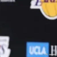 NBA  洛杉矶湖人队总经理兼篮球运营总裁罗布-佩林卡在季后赛被淘汰后召开新闻发