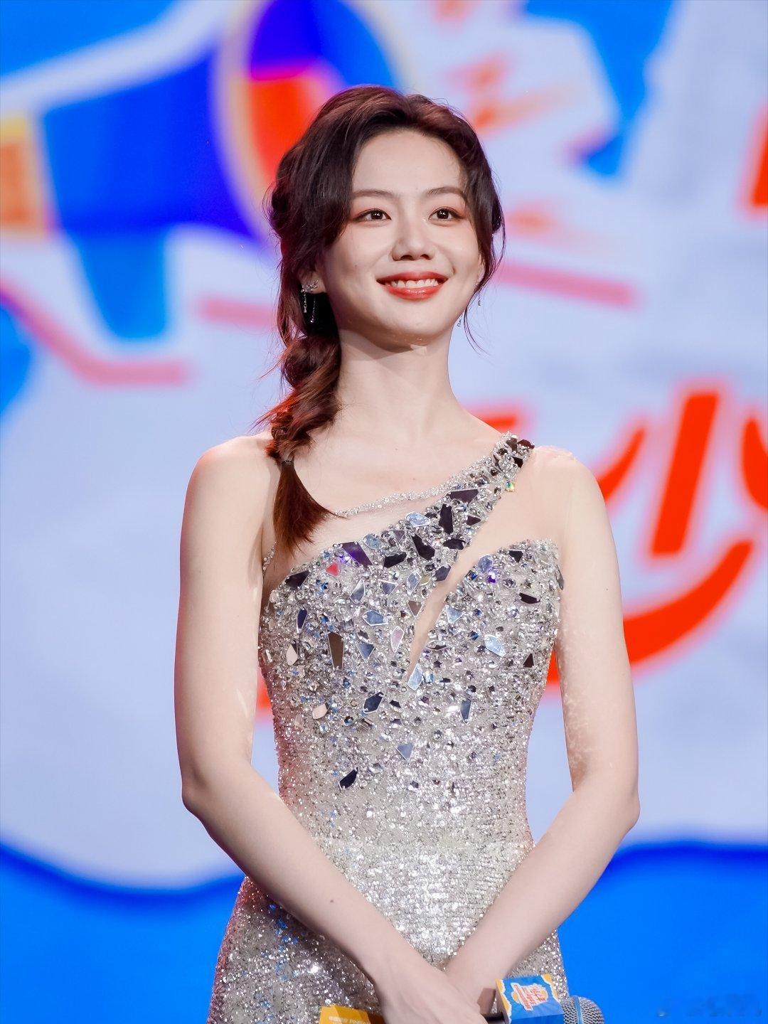 原来这么多人喜欢冯禧老师呢，果然我们姓冯的就是受人欢迎！[doge]刚是随手拍，