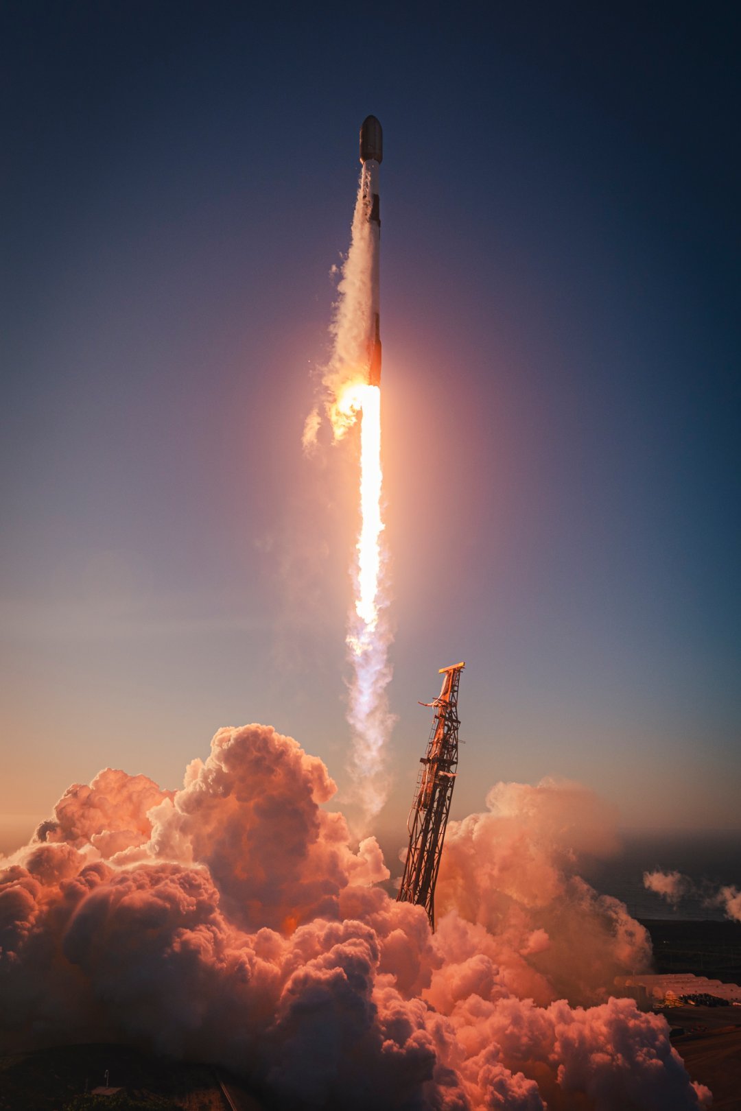 北京时间今早，SpaceX在范登堡空军基地 SLC-4E发射工位使用猎鹰9号火箭