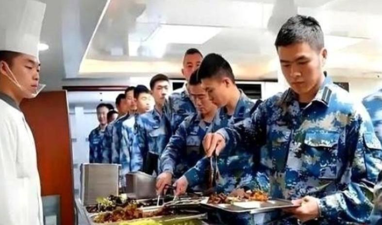 都说航母是吞金兽，到底有多夸张？就拿山东舰来说，每天光猪肉，就得整整24头摆上流