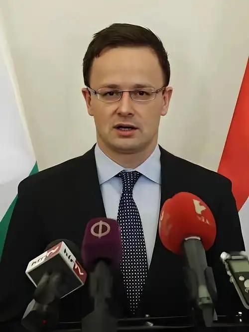 全欧洲估计都得被匈牙利外长这句话给噎一下，他说：“跟中国合作，不是可选项，是欧洲