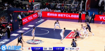 布莱德索被贾明儒晃飞后，马上摁帽摩尔找回面子，折叠上篮就是明明白白欺负人

广州