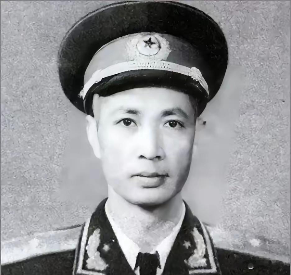 没人知道他在太武山熬了90天——金门战役最后的团长，至死没等来回乡路
 
194