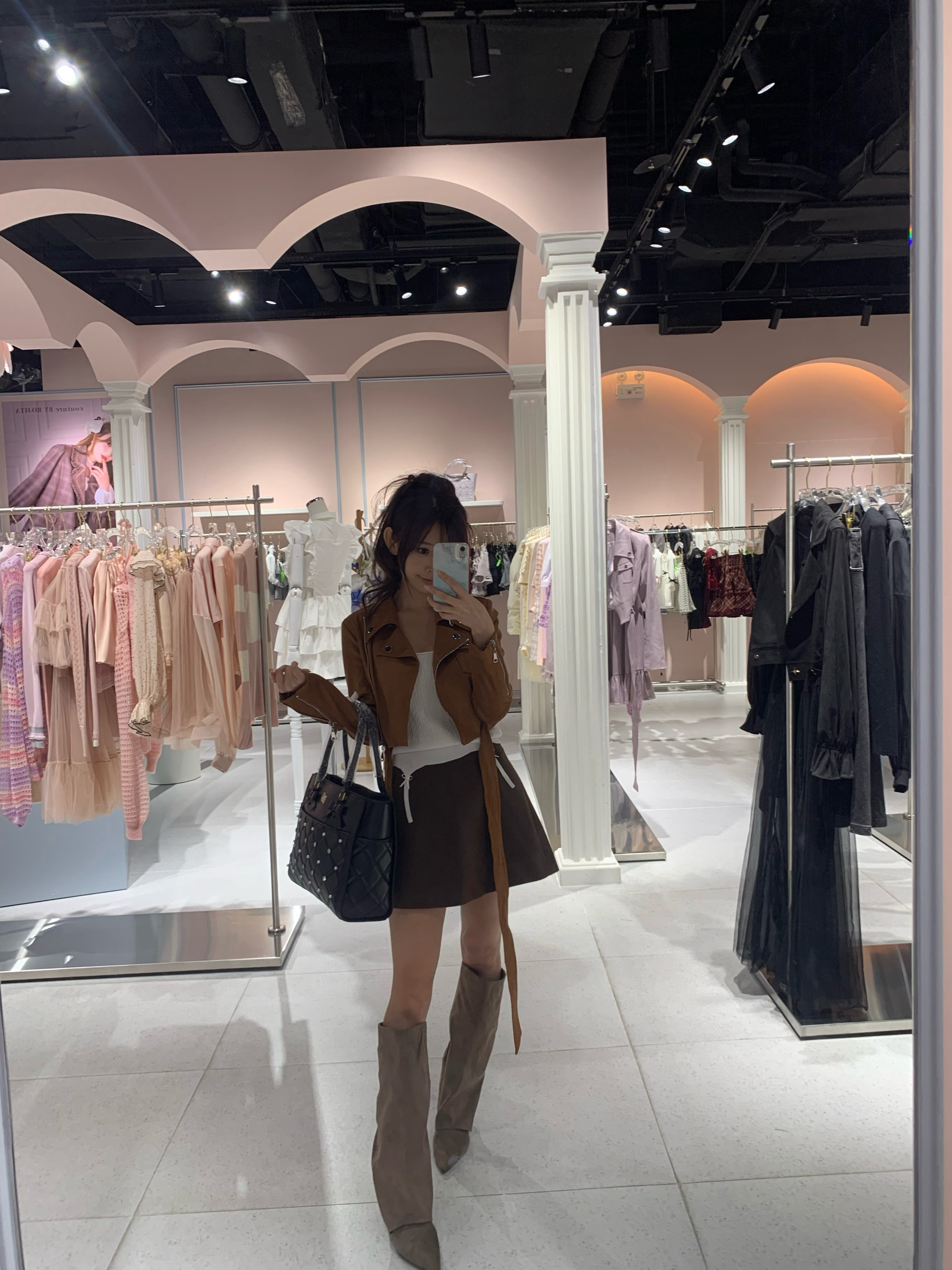 MaisonCielune 🖤ROJITA这个牌子小的时候抱过我。 ​​​