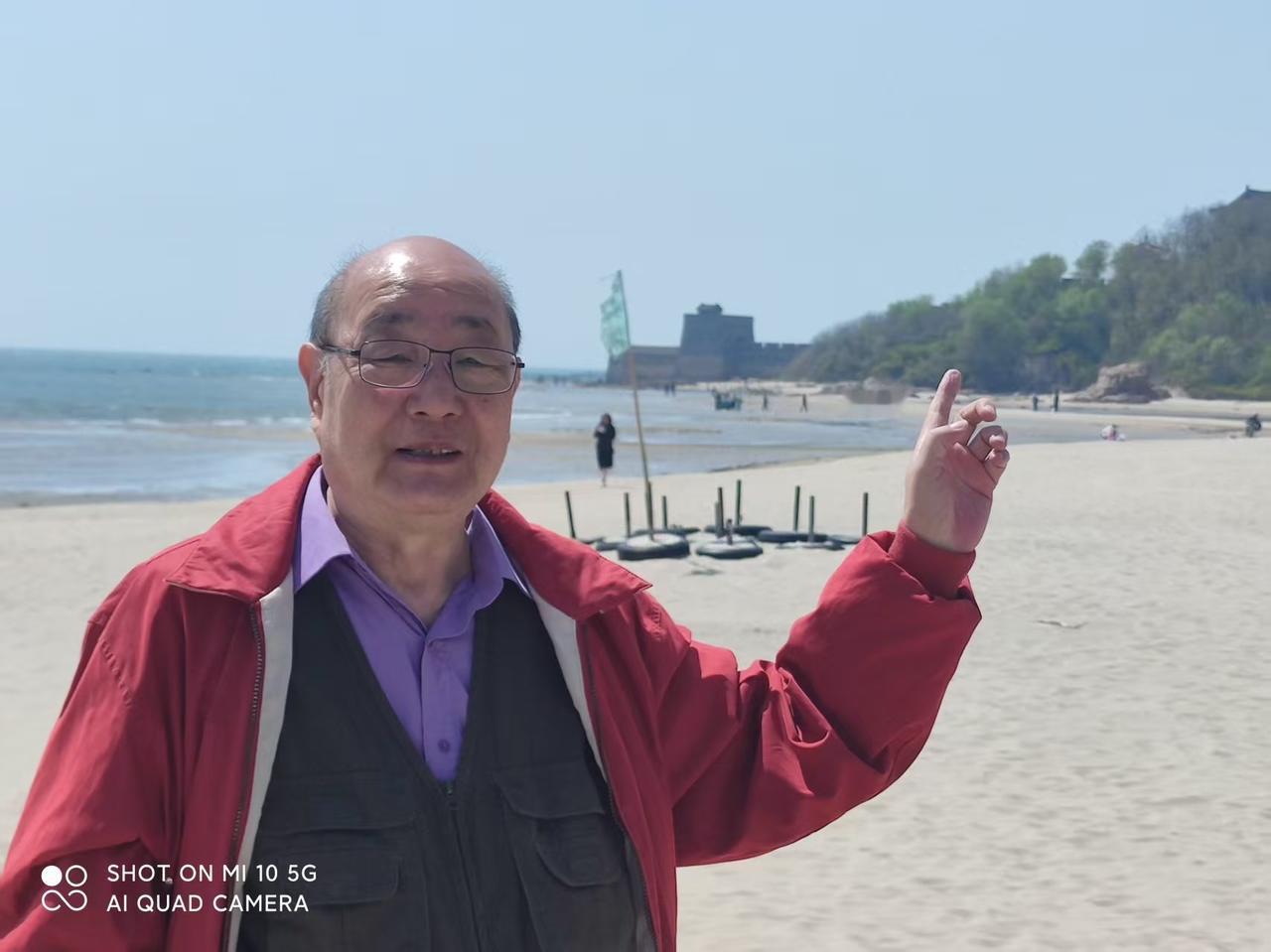 天行健，地势坤。
三才道，贯古今。
元而亨，利而贞。
吉无咎，可安心。

人在世