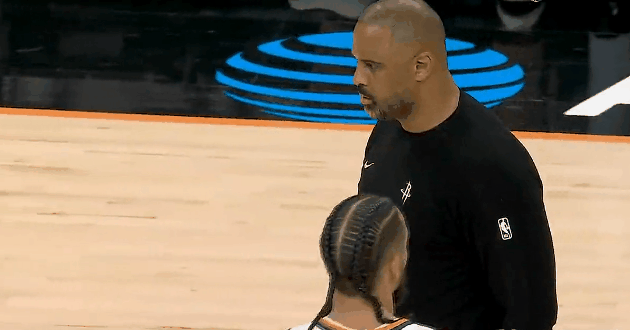 狄龙布鲁克斯和乌杜卡喷垃圾话，球员教练都不放过，乌杜卡笑了




狄龙布鲁克斯