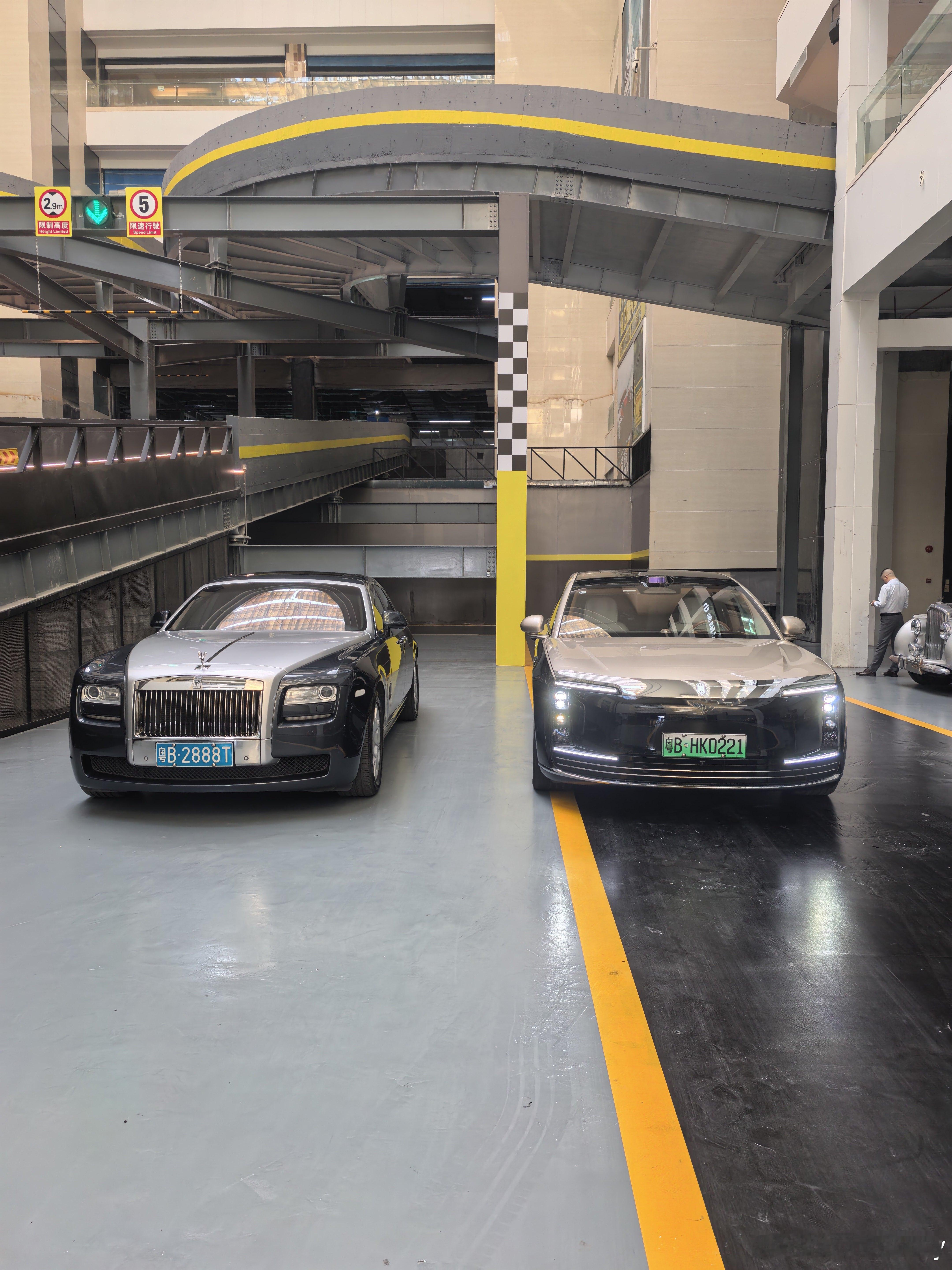 你会怎么选？劳斯莱斯尊界s800新能源汽车[超话]  ​​​