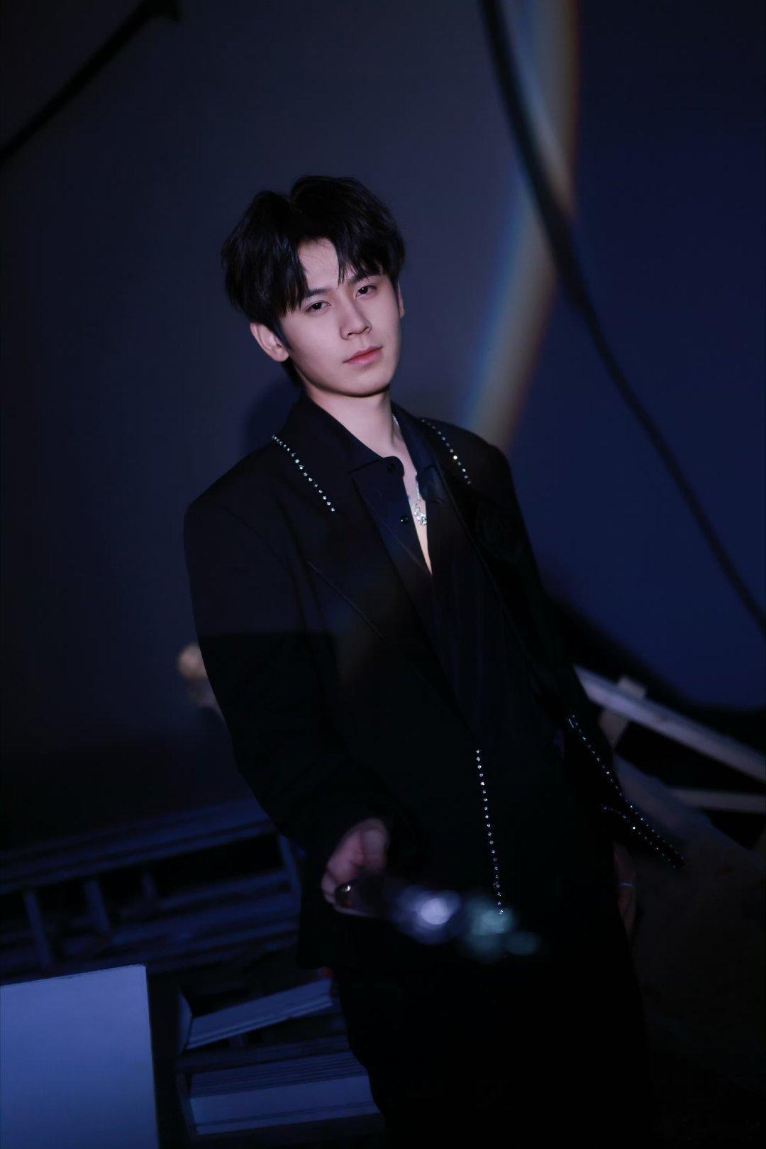 无畏NoFear竞浪大会 🍑心光自为引多远都无畏 晚安冬天很远，日子很近身边的