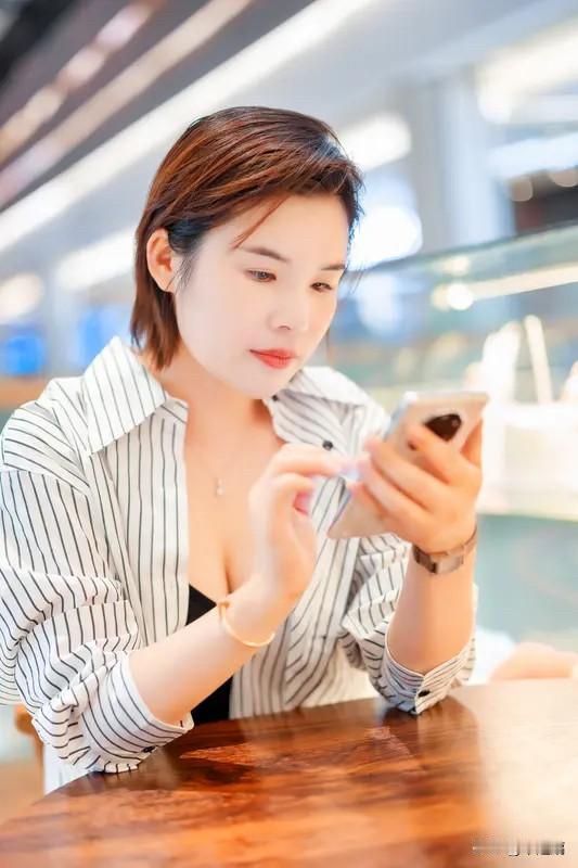 网上那个热门话题“为什么上了一天班，没干多少事情还会疲惫不堪”，答案真是扎心——