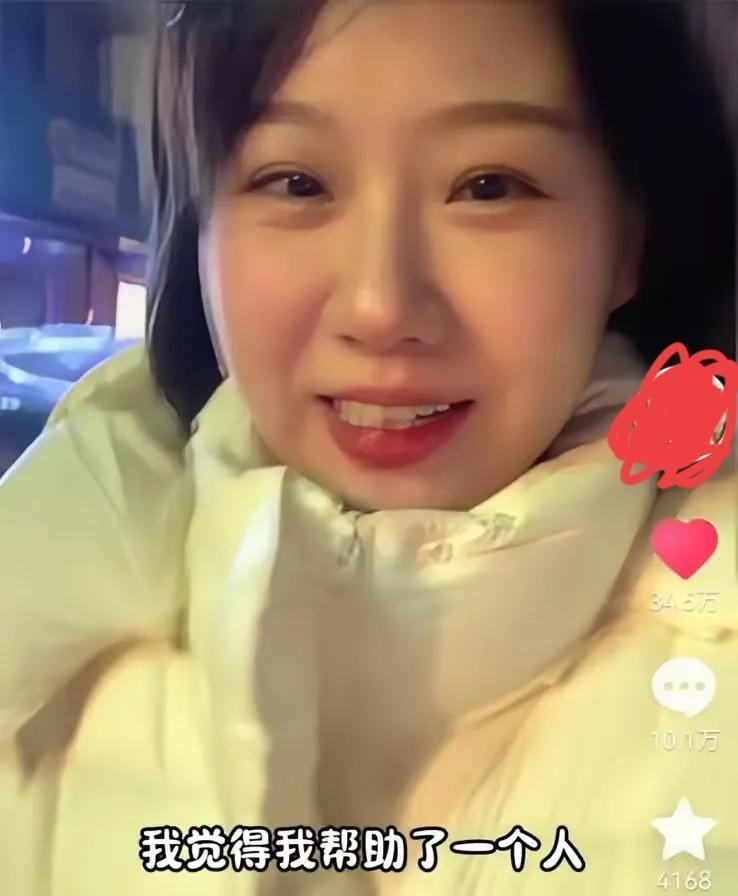 郑州街头，七旬老人饿了一整天，实在扛不住，拦住一女孩：“能给我买碗面不？”见女孩