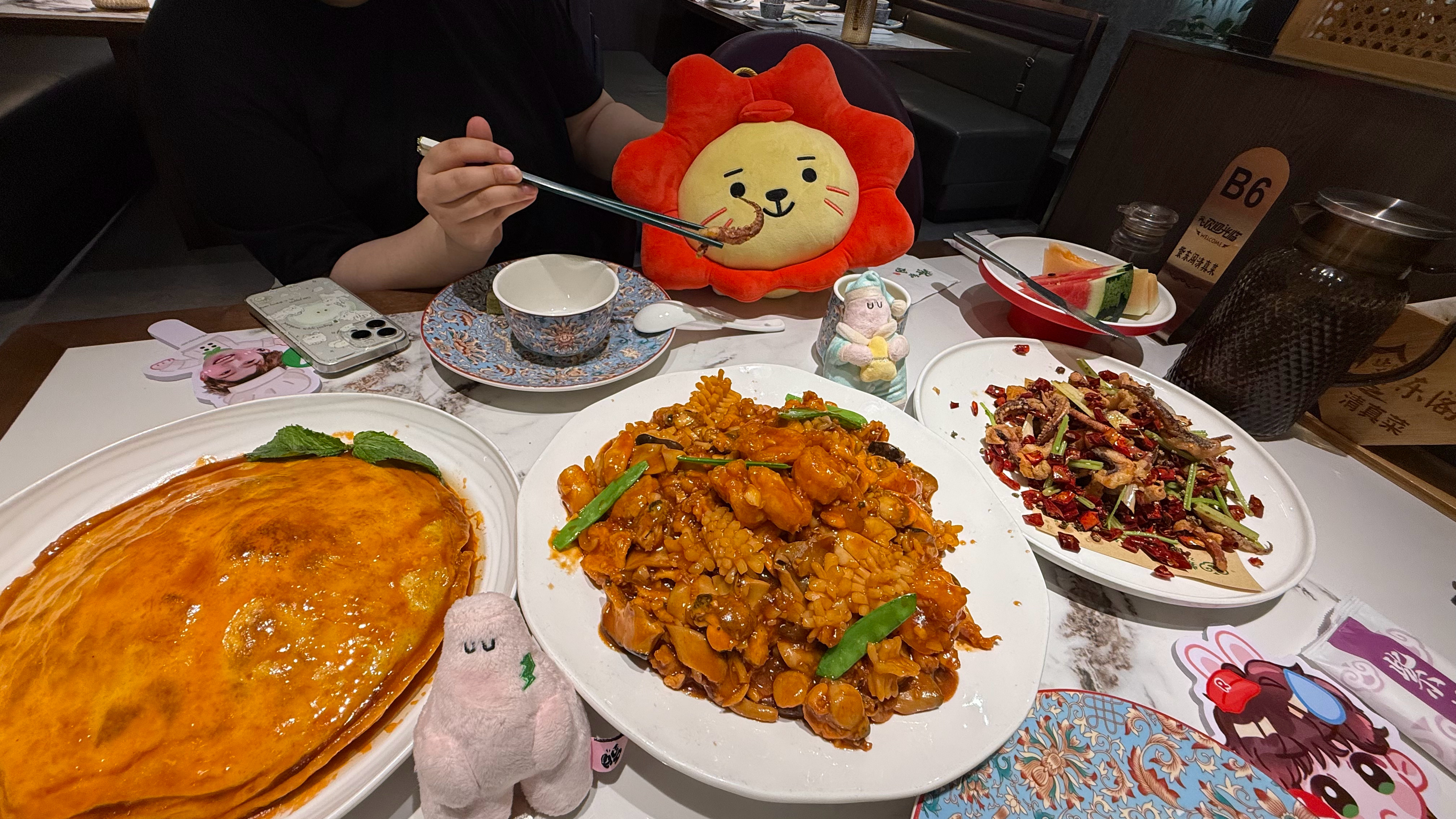 吃不完了 莱阳你怎么不张嘴。 