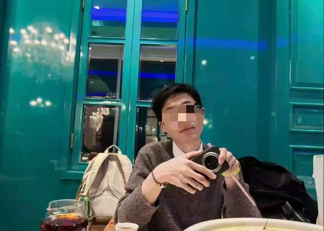 幼儿园教师被发现溺水身亡

据鲍女士介绍，儿子王某卿是徐汇某幼儿园的一名教师，今