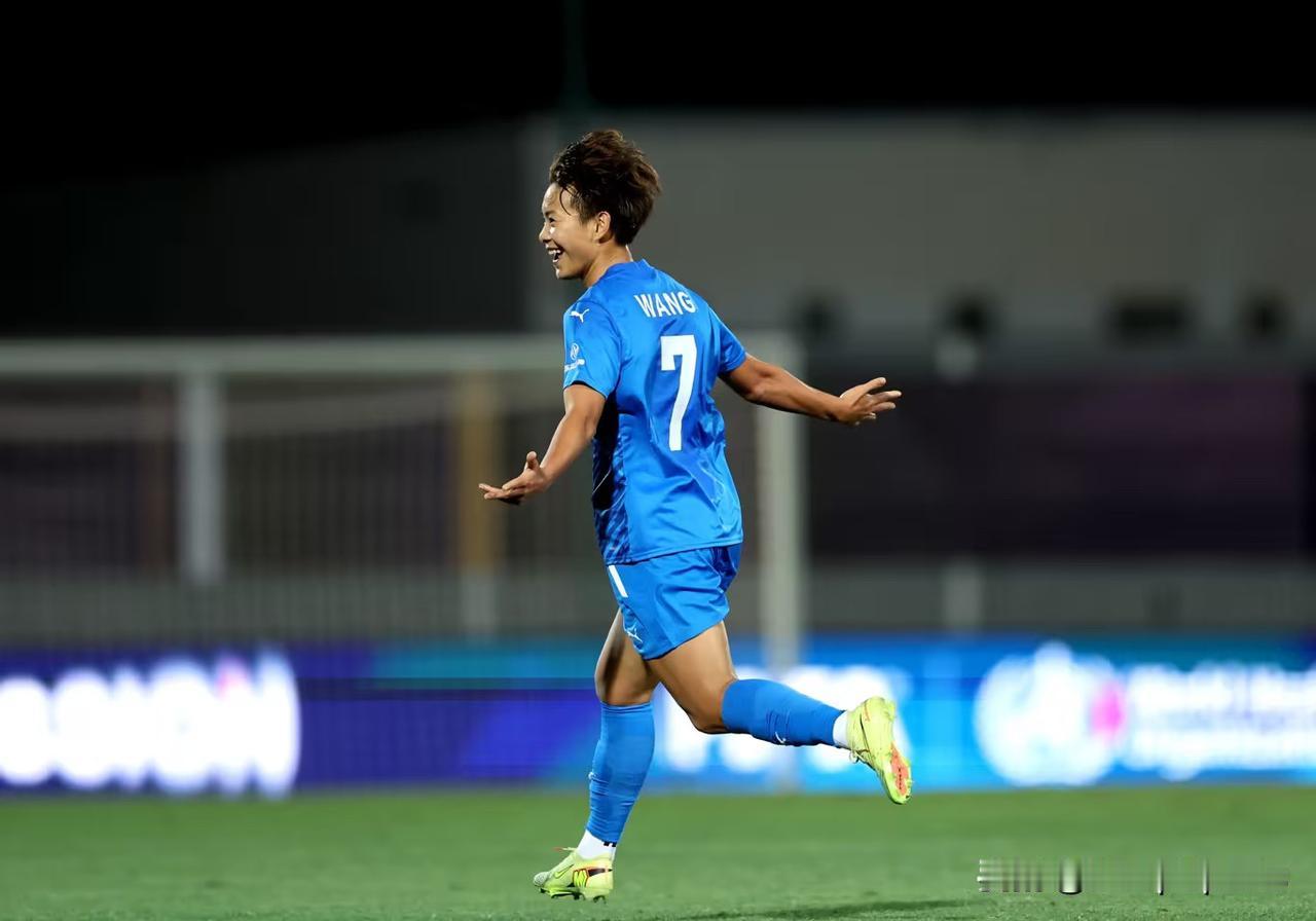 全程看完武汉江大女足和摩洛哥巴拉特皇家女足的女足冠军杯第二轮比赛。

感觉中国女