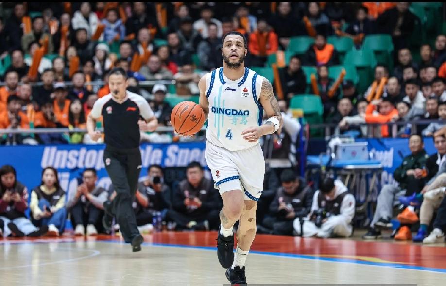 🔥支持刘维伟！运动员，先控情绪，再谈竞技！
 
昨晚青岛惜败广东，刘维伟赛后怒