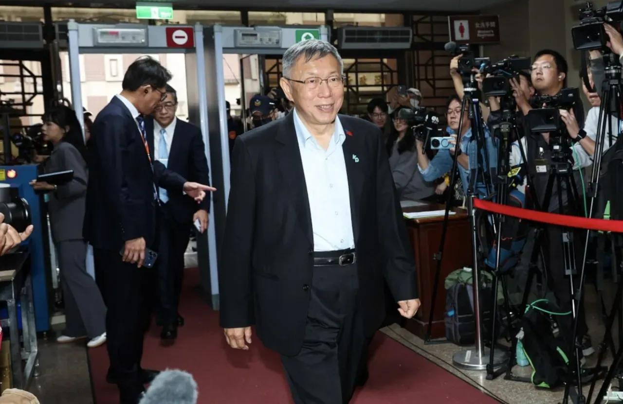 66岁的民众党主席柯文哲一审判决重判17年，褫夺公权6年，真是活该，让其坐穿牢底