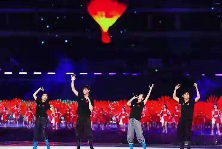 2025年11月9日晚，广东奥林匹克体育中心灯火璀璨，第十五届全国运动会正式拉开