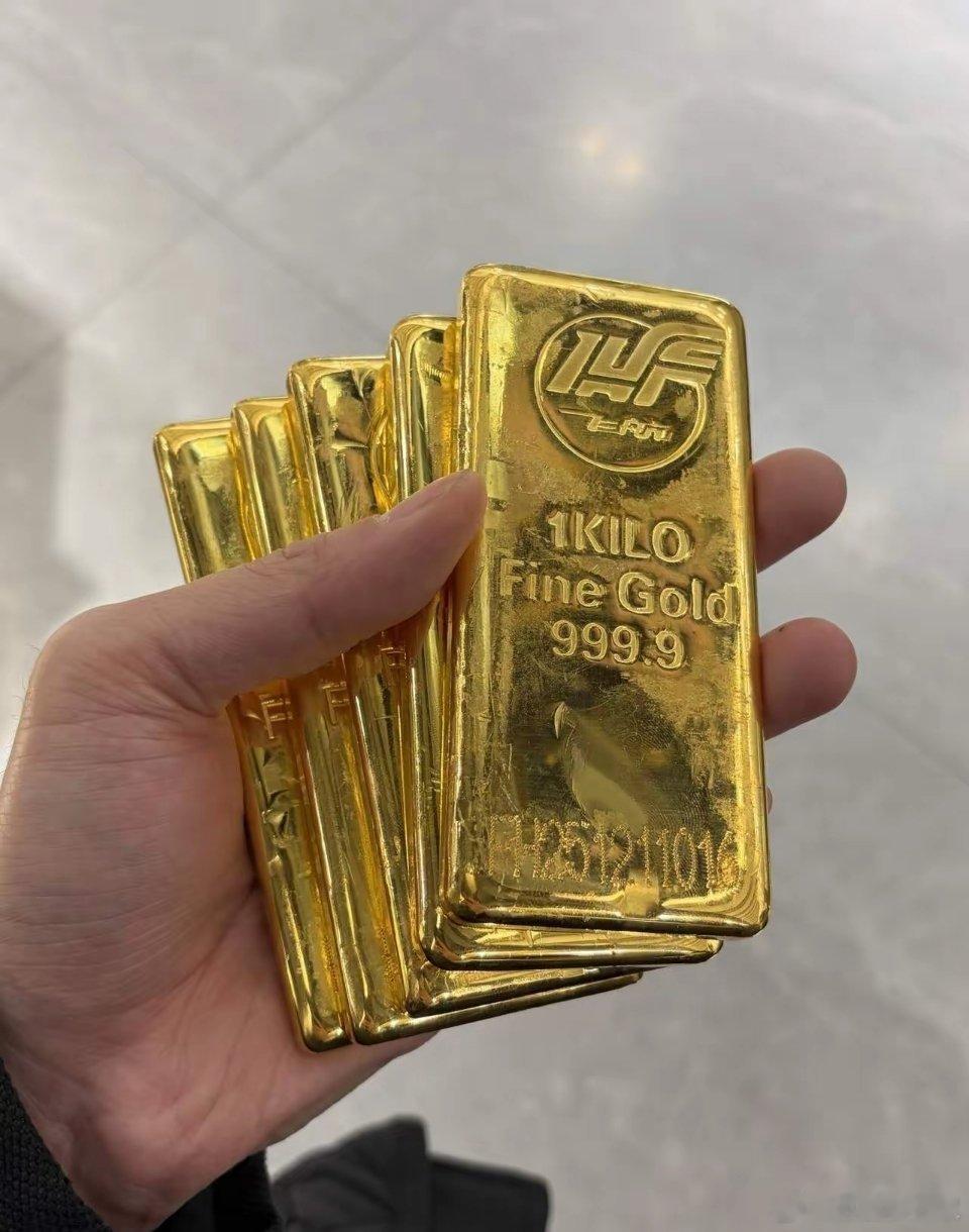 香港黄金期货即将重启，为什么是重启？因为香港黄金期货曾经失败过两次，香港最早的黄