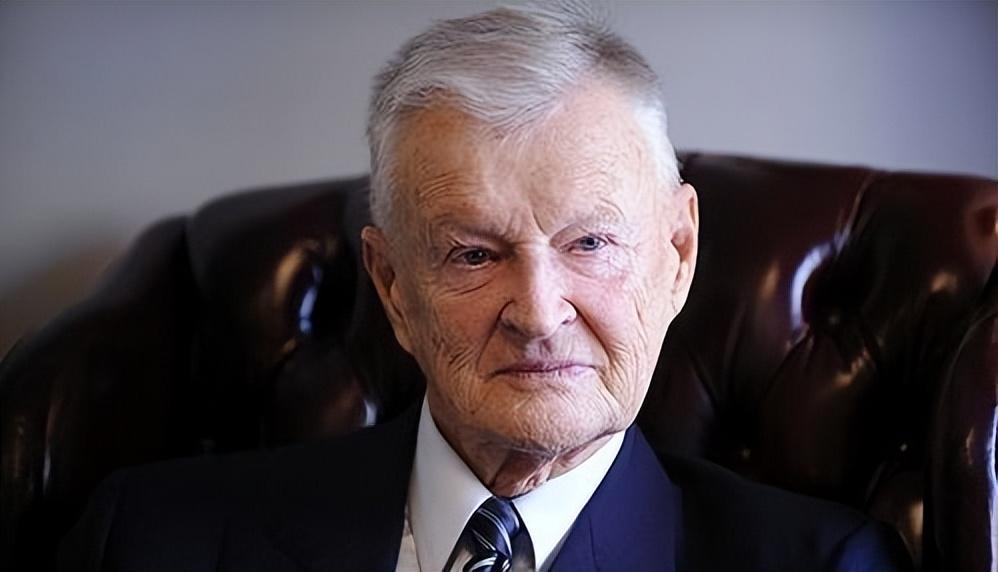 中俄伊铁三角的形成，是一步一步被特朗普第一任期推出来的。
中俄有历史地缘矛盾，俄