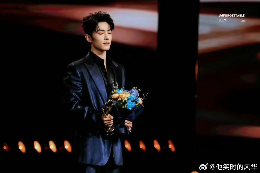 张子墨站姐拍的肖战张子墨站姐发肖战 谁还没看张子墨站姐拍的肖战！捧花造型真的鲨疯