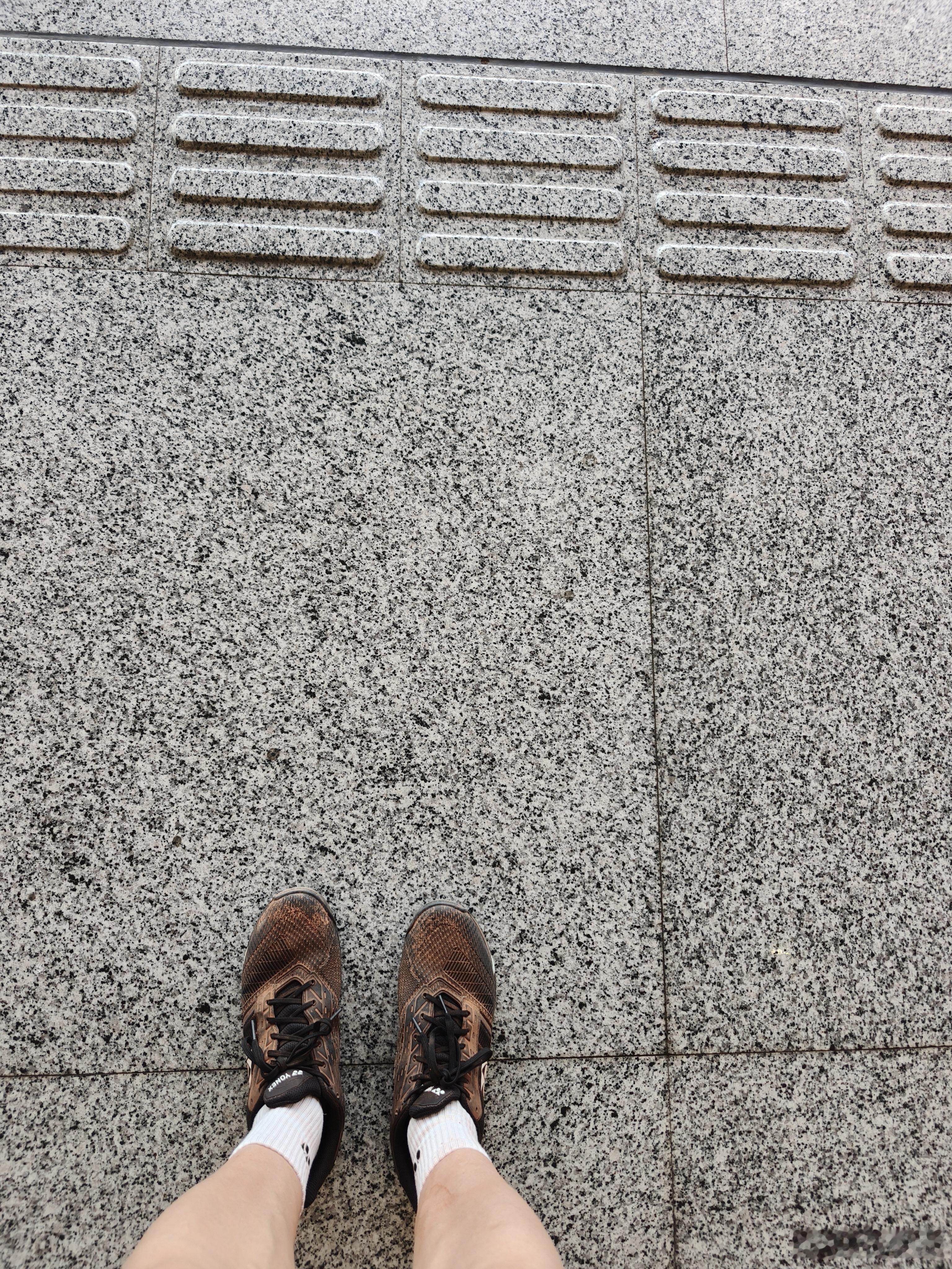 跟“北航弗里茨”张总结束今日顺义凤凰红土一练。看了昨晚的马德里决赛后，今天必须自