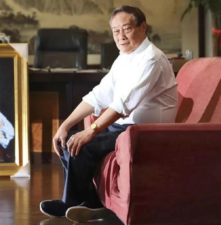 国王都不敢承认自己有私生子，宗庆后难道就有？还要求亲子鉴定。

查尔斯三世和卡米