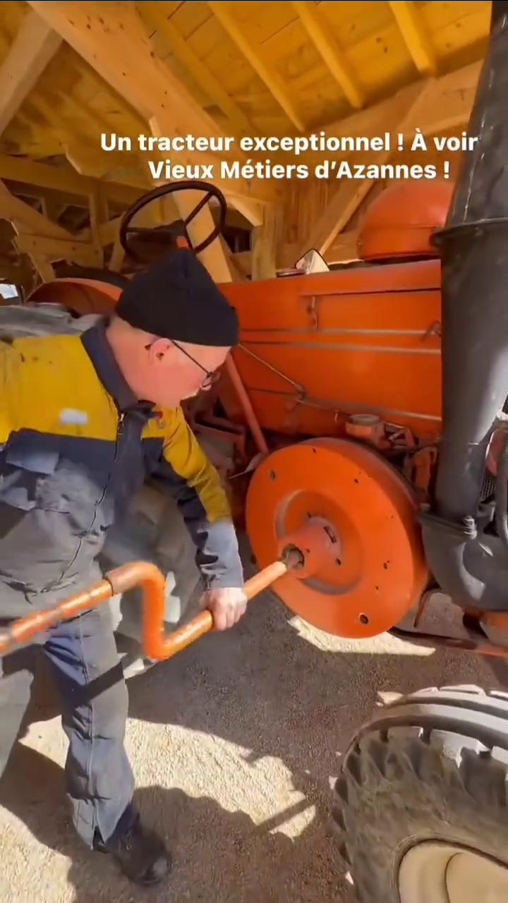 Un tracteur exceptionnel！A voir aux Vieu