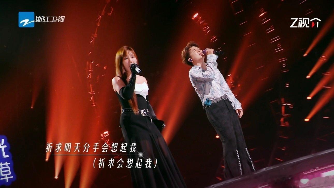 欢子李佳薇合唱一个傻子欢子李佳薇一个傻子合作舞台天赐的声音听过就无法忘怀，单曲循
