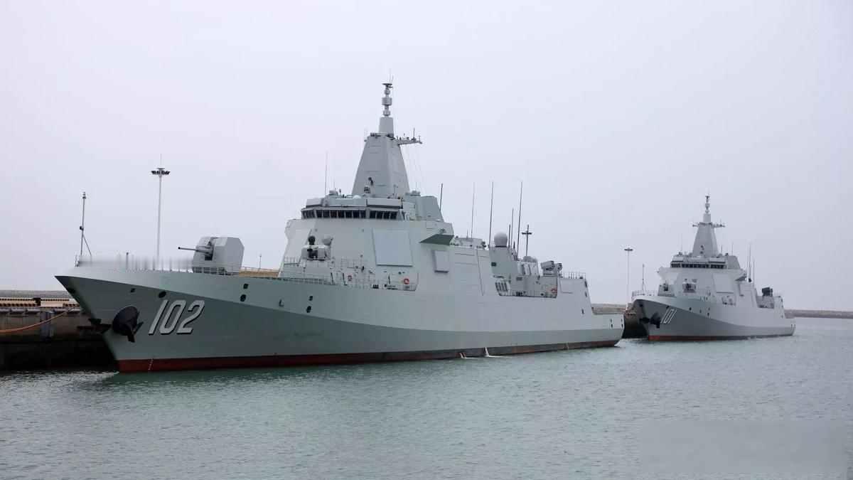 两艘万吨大驱隔天出海，东海舰队终于补上远航课，055成深蓝唯一靠山

6月28号