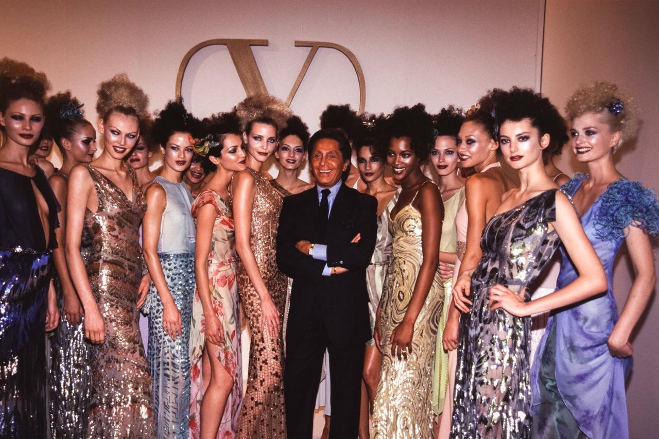 华伦天奴走了，时尚界一颗巨星就此陨落。这位1932年出生于意大利的天才设计师，自