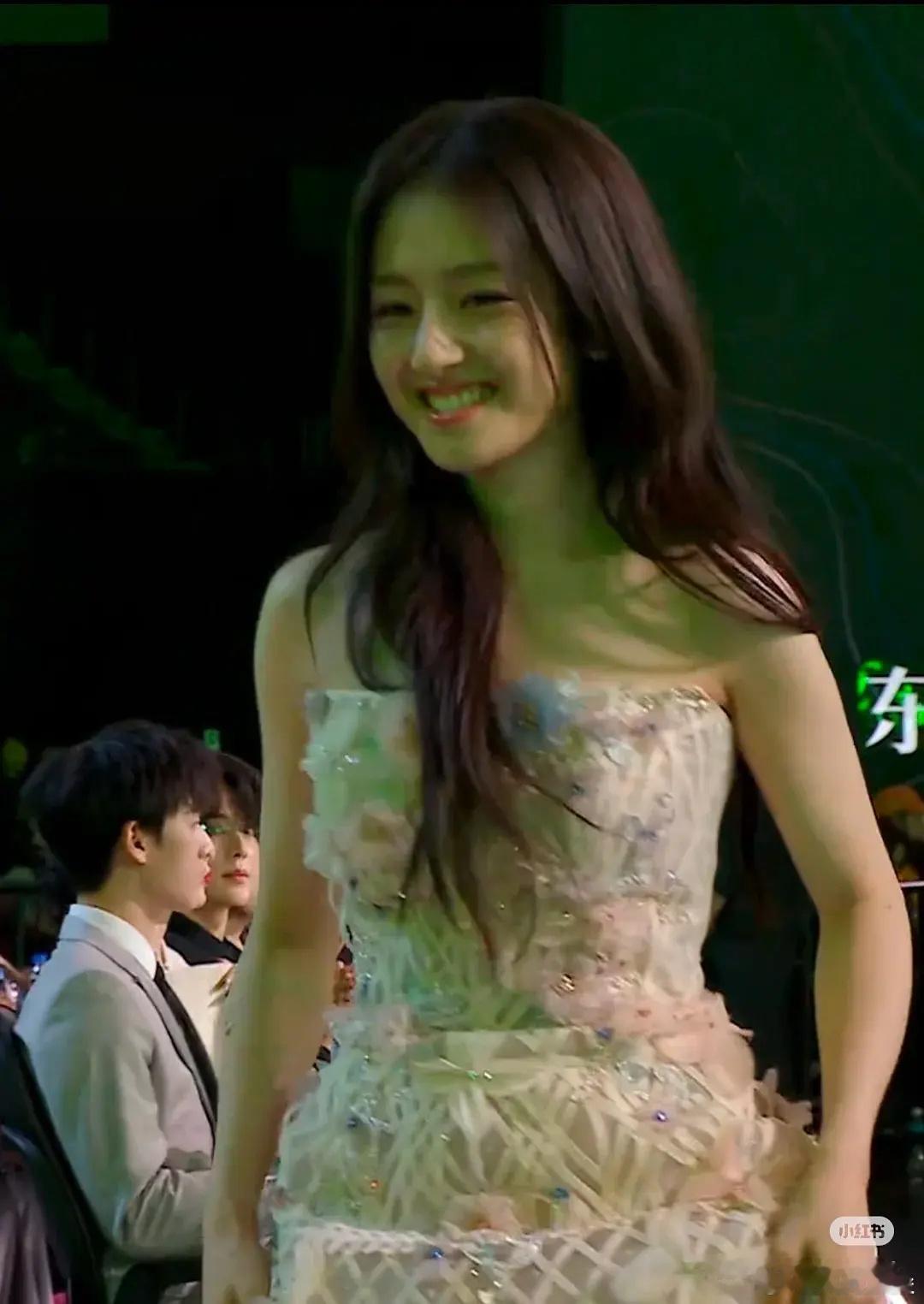 终于看到张新成看李兰迪的视角了有磕到的么 