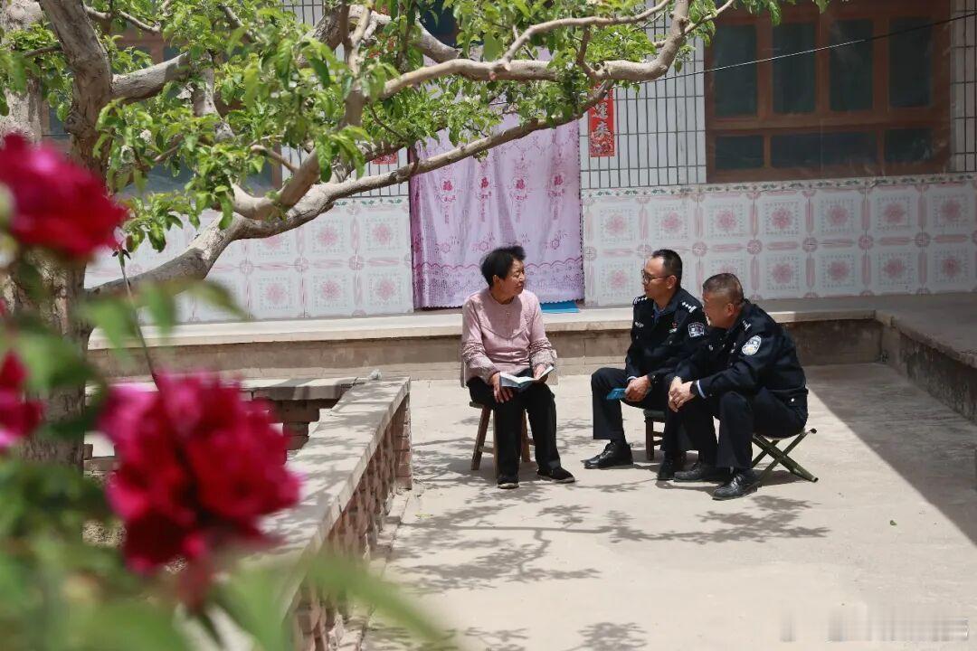 兰州公安关山森林派出所守护生态屏障 青春在林海深处闪光 33岁的辅警陈晓博三年如