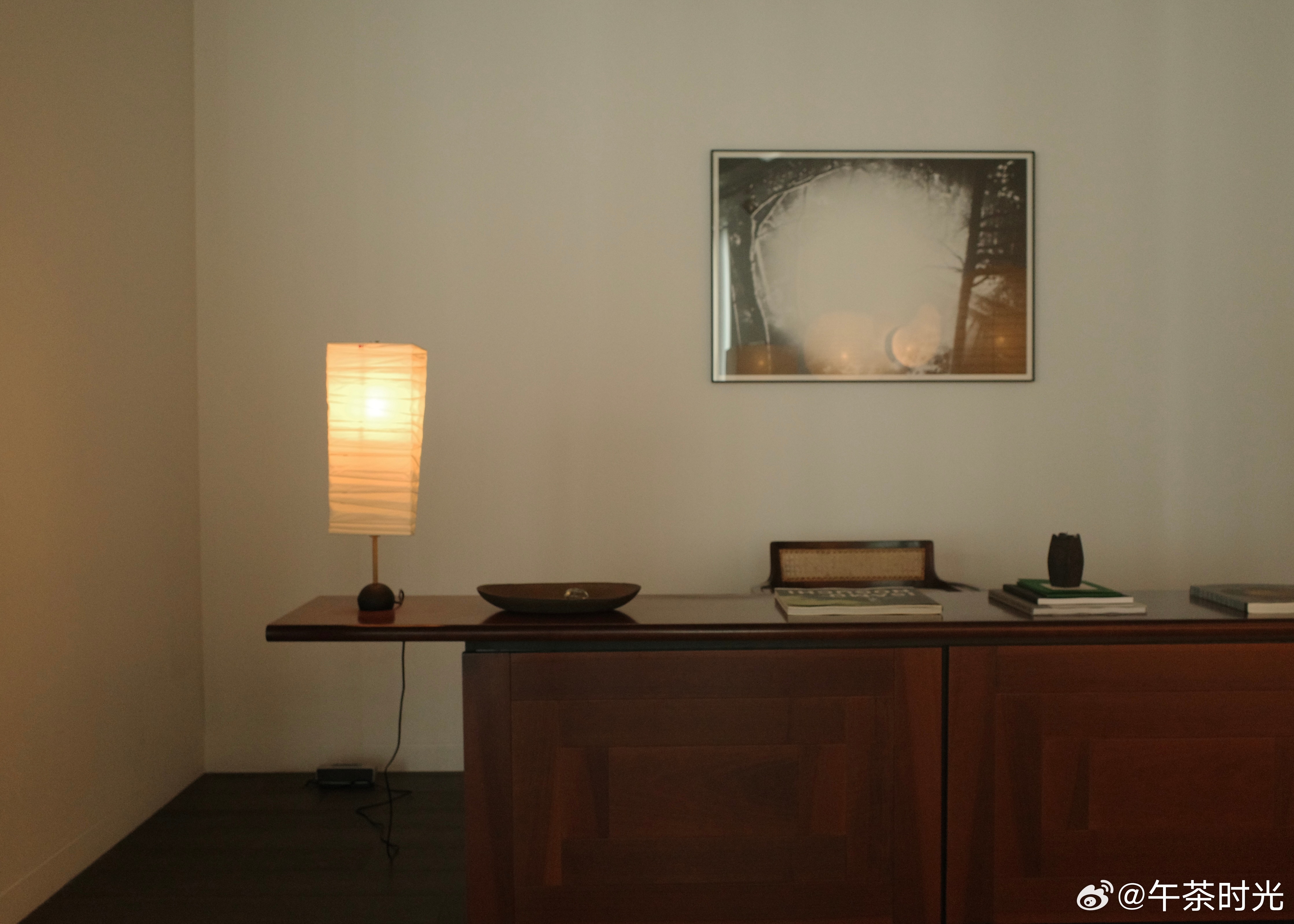 前段时间看的一个小而美的中古家具与野口勇的灯展。 