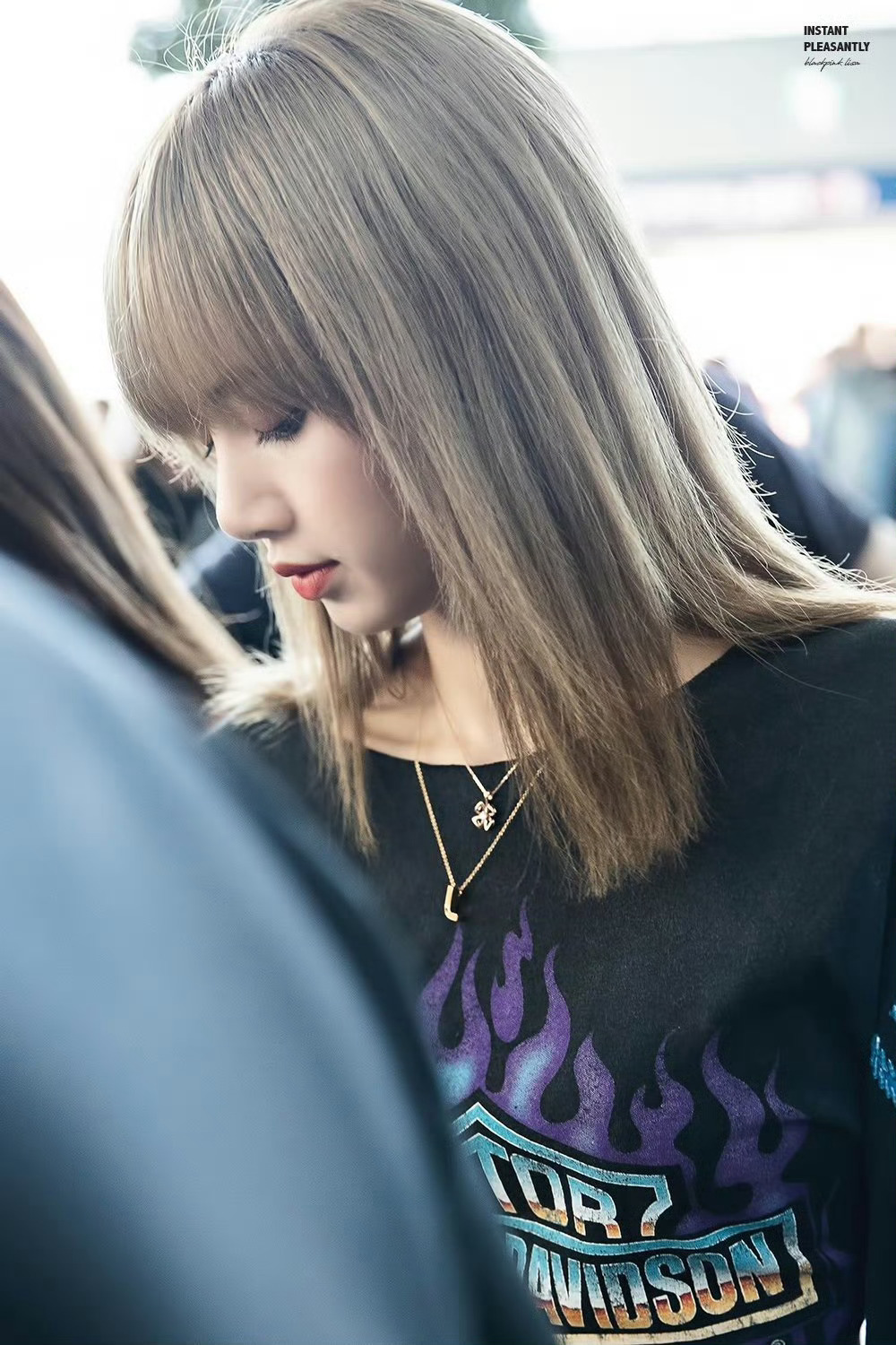LISA 💝LISA考古日记 【那年今日】190611 ICN机场出境 饭拍 