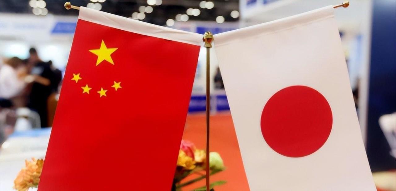 中日一旦开战，我们普通人该怎么办？说白了，真要是中日那边撕破脸开战了，我们普通人