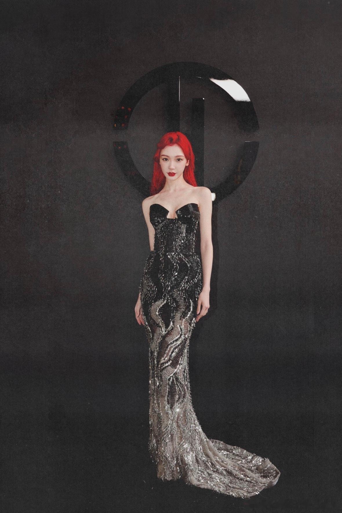 胡彦斌好福气易梦玲好眼光易梦玲这身材也太绝了～～ 