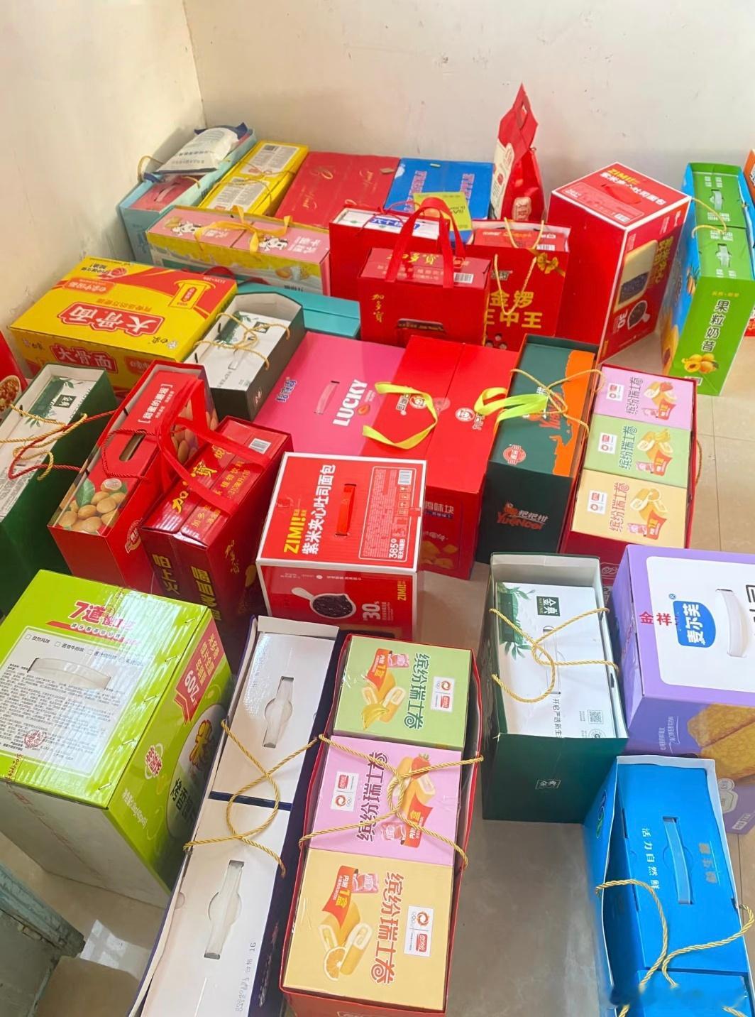 过年如果都互相送一些廉价的礼物，就为了走个过场，那就是互相不尊重。真要处感情，好