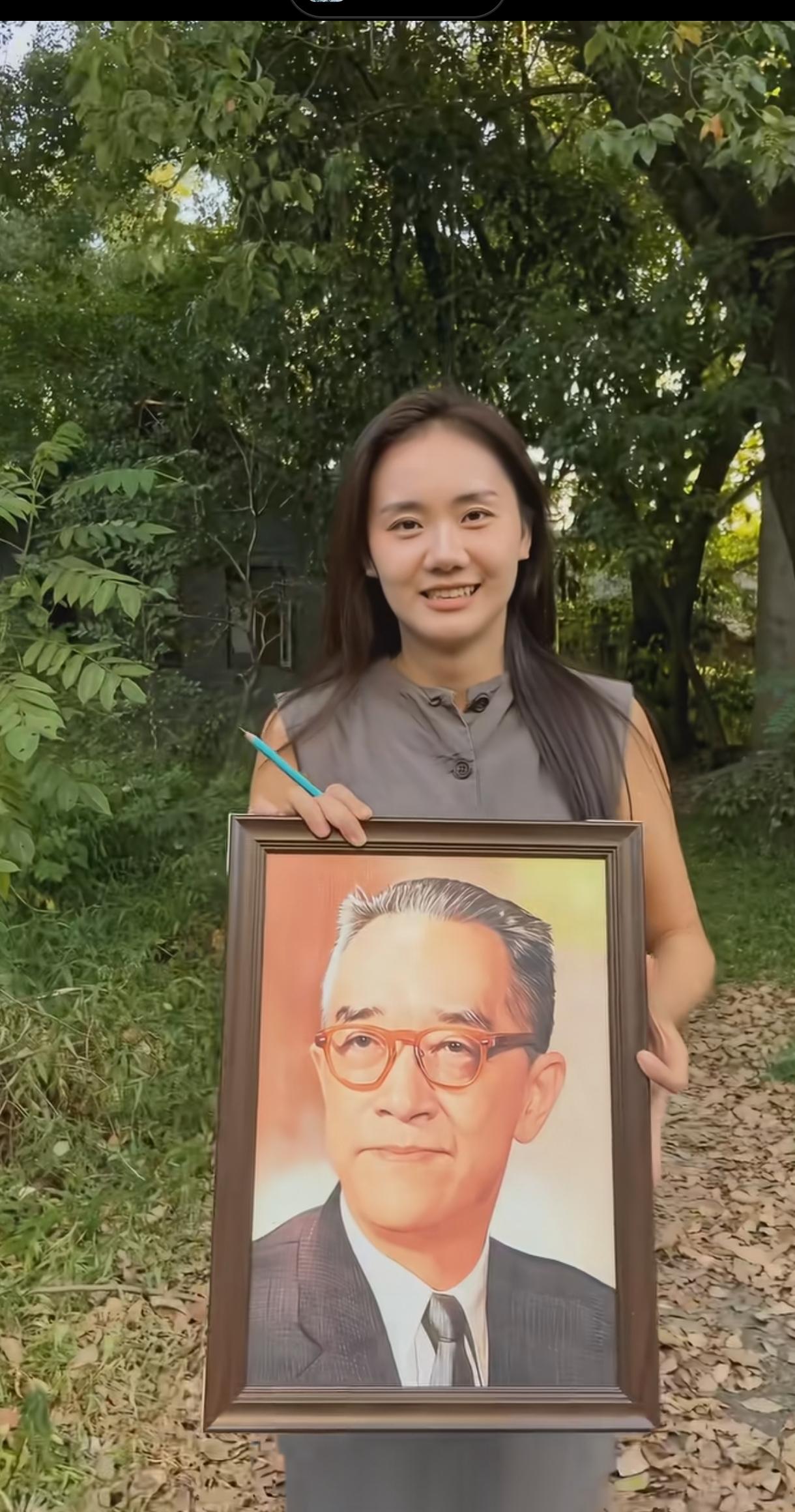 有些人画画是假，把这个初代公知、汉奸给供奉出来，而且还特意给以“特写”。
   