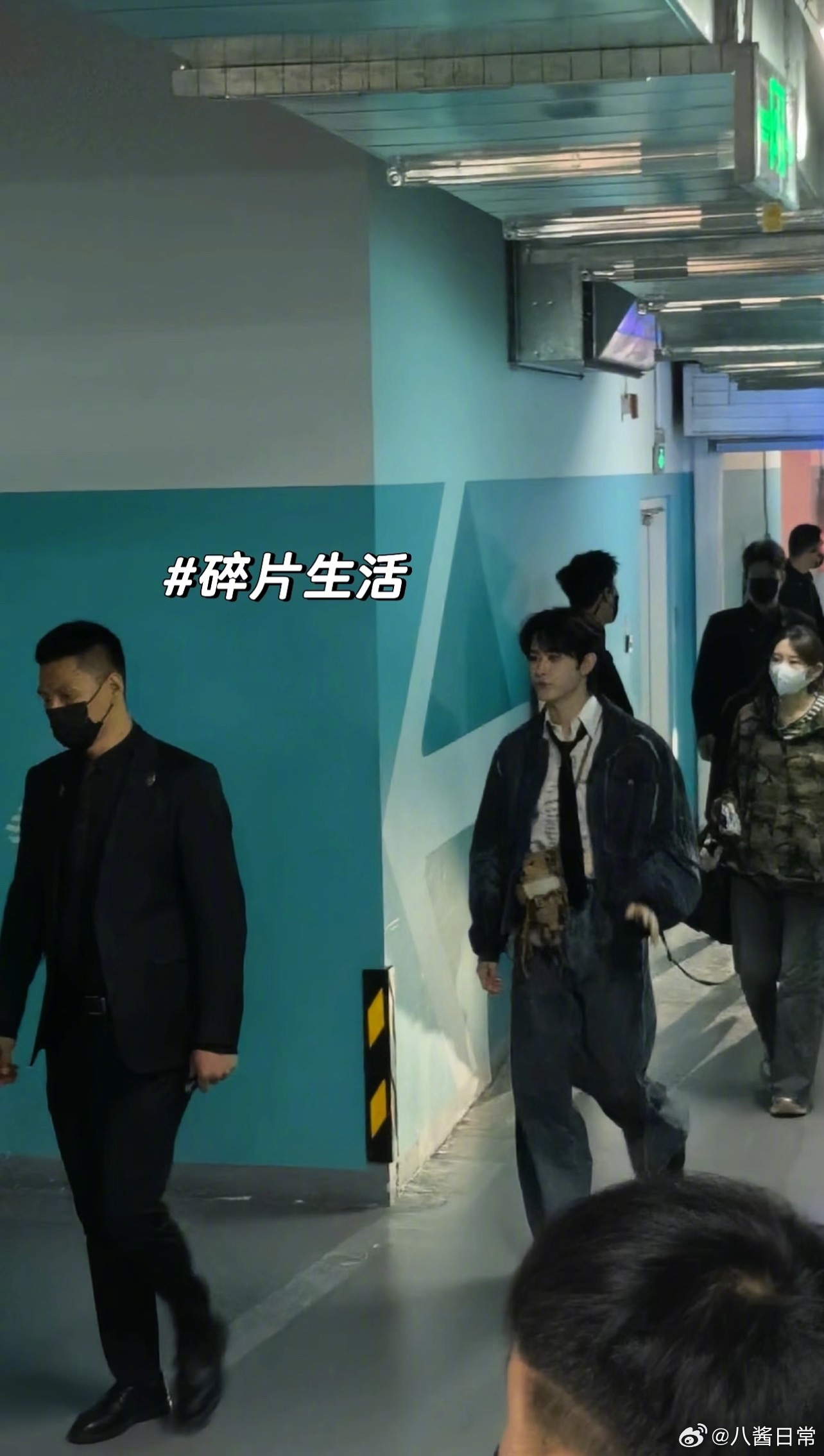 鞠婧祎、曾舜晞、陈都灵、田嘉瑞《月鳞绮纪》追剧团上班路透 