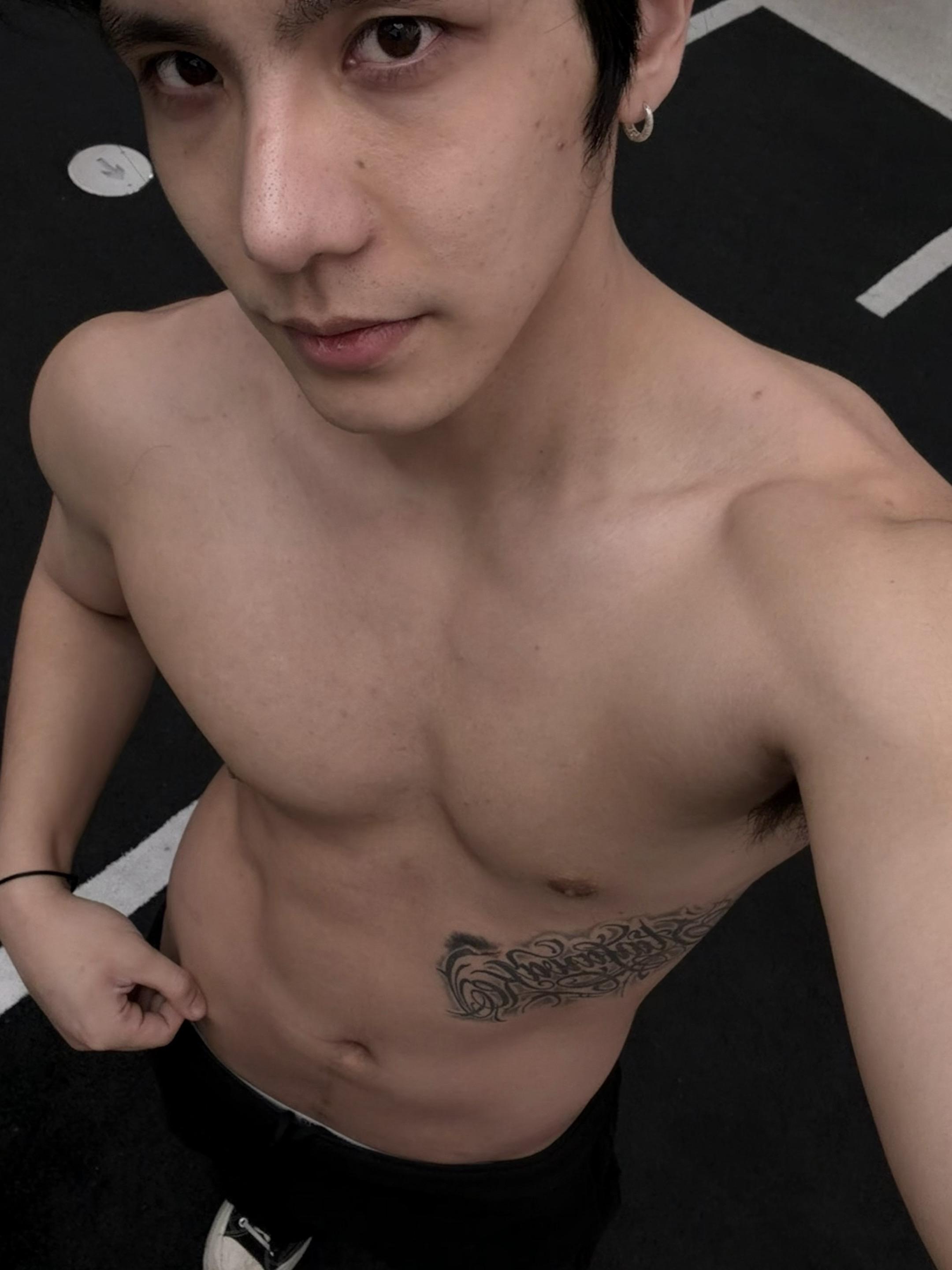 健身ootd 男友臂了解一下 薄肌训练痕迹