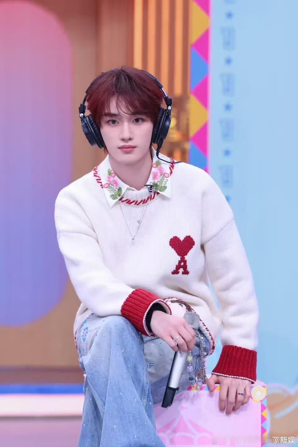 丁程鑫丁总祝大家新的一年好运连连丁总发话：好运连连，福气满满，升职加薪赚大钱！这