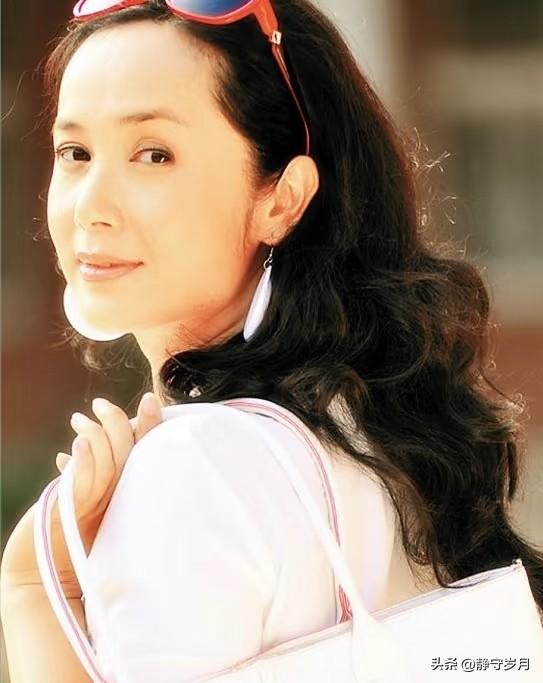 最近看了《当幸福来敲门》的感受
我个人觉得生活再难也别放弃努力，男主在绝境里仍坚