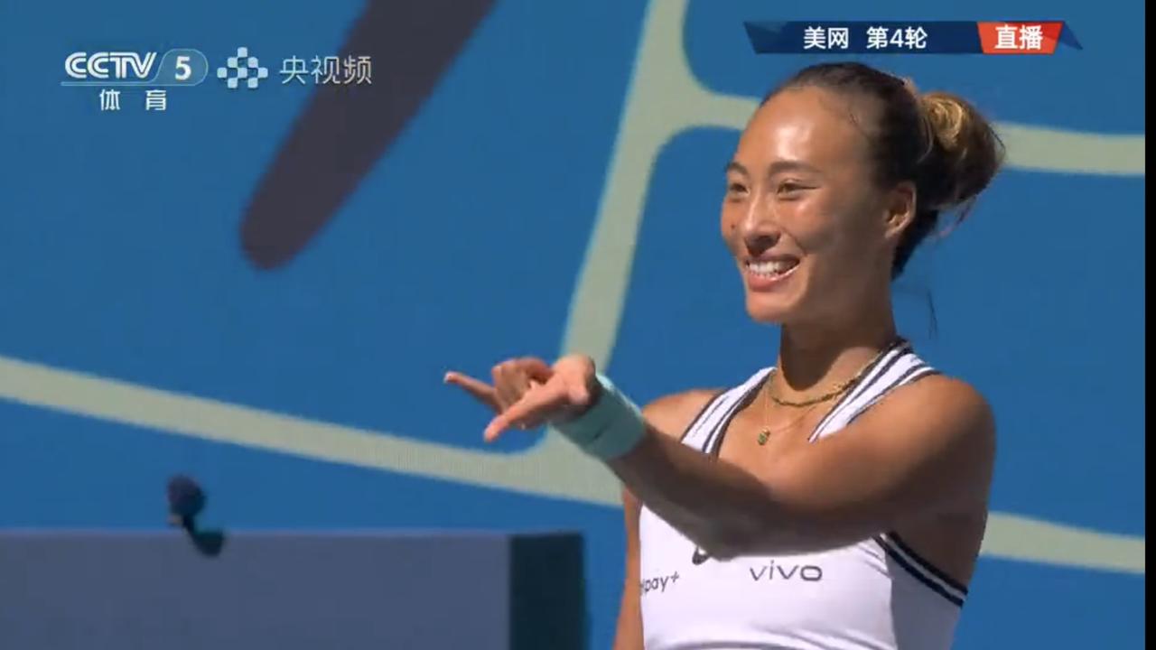 郑钦文真的做到了，2-0干掉斯瓦泰克闯进美网8强

郑钦文经过两局激战，以7-5