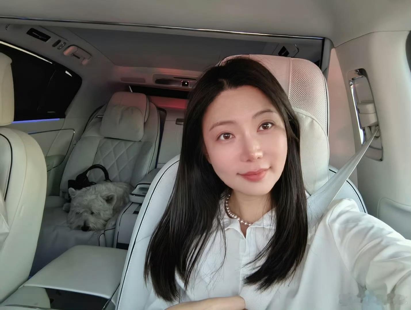 要出差啦 有财好像看起来不开心