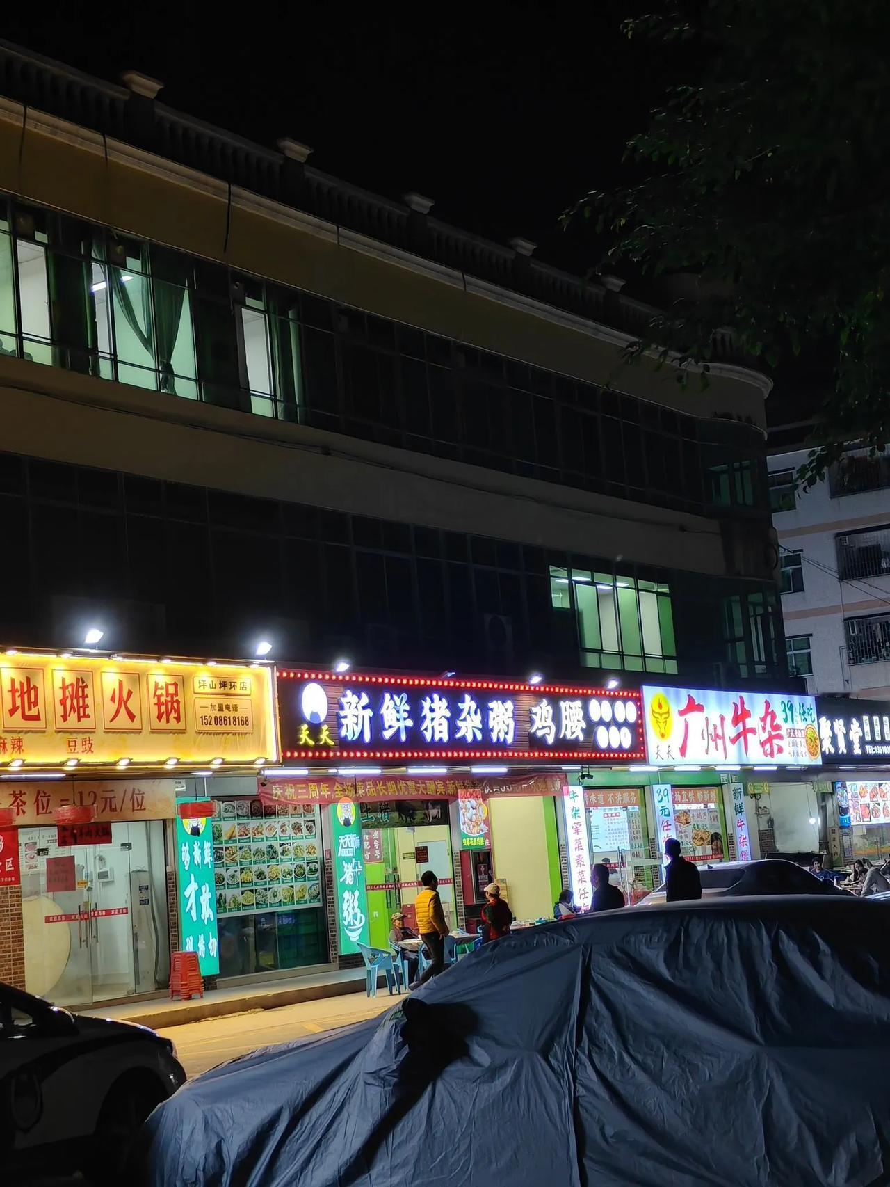 所有生物吃东西都是为了生存为了活命，万不得已才去伤害其他生灵。
只有人类是为了取